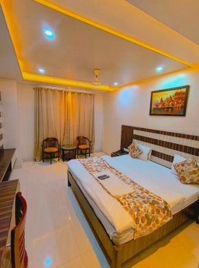 Hotel P Palace - Near Kashi Vishwanath Temple